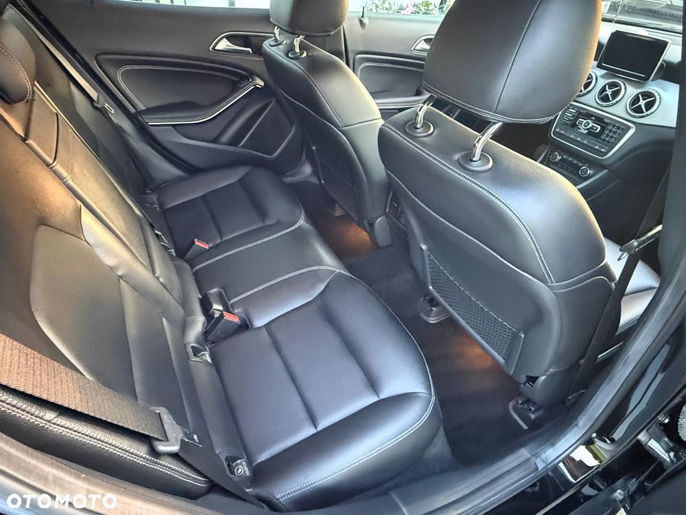 Mercedes-Benz GLA 250 4Matic 7G-DCT AMG Line - 10