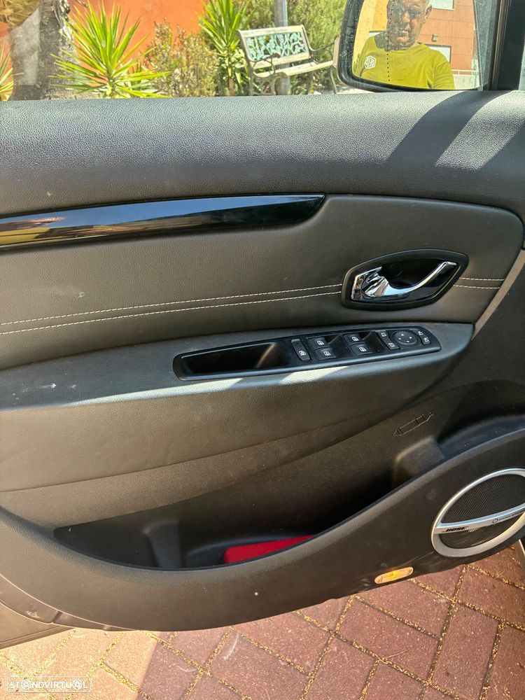 Renault Grand Scénic dCi 130 FAP Start & Stop Luxe - 32
