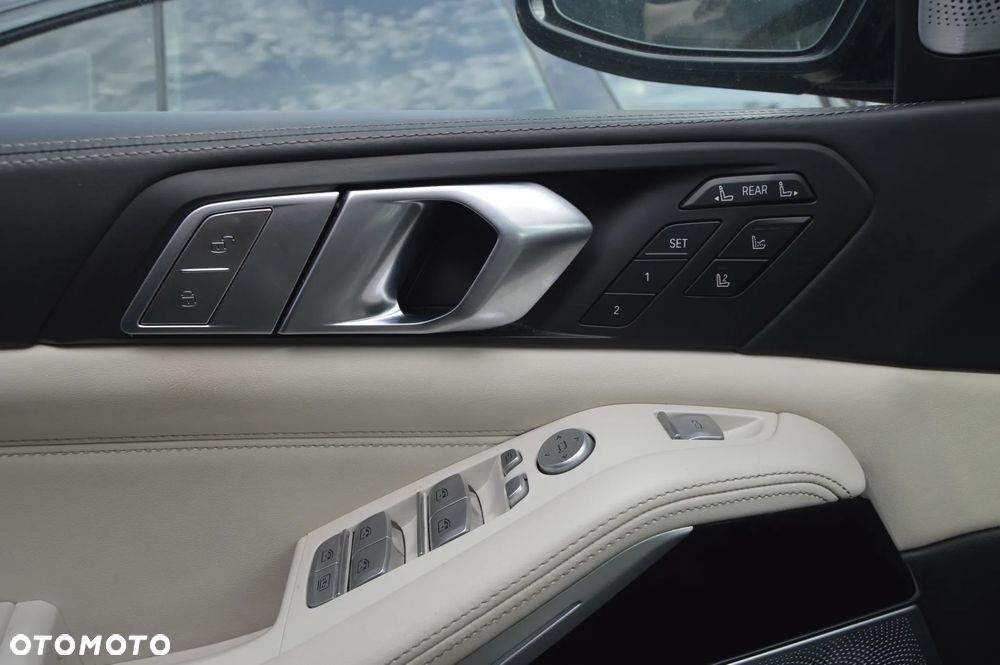 BMW X7 - 11