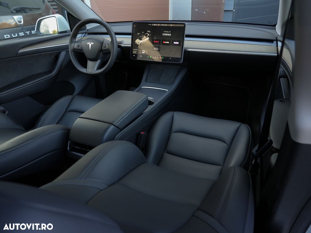Tesla Model Y Performance Dual Motor AWD - 26
