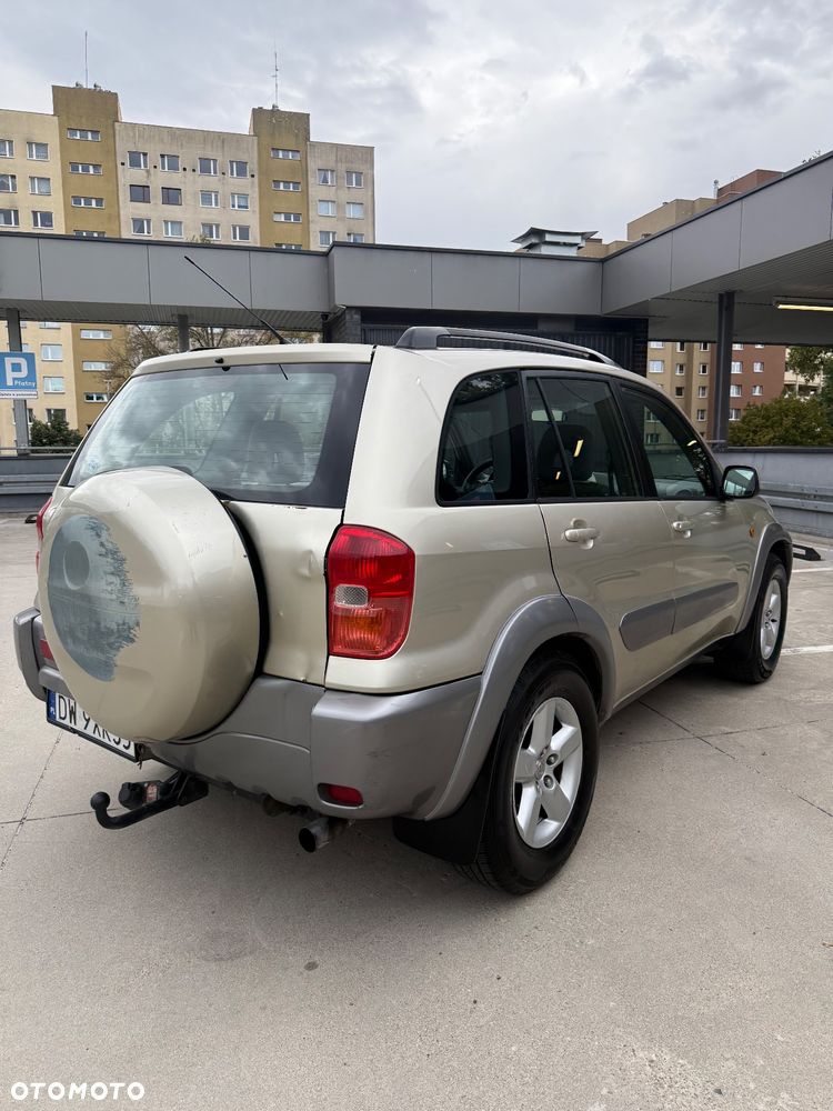 Toyota RAV4 2.0 VVT-i 4x4 - 5