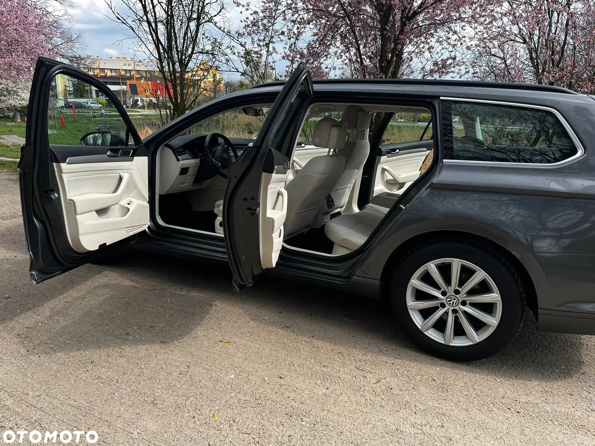 Volkswagen Passat Variant 1.6 TDI (BlueMotion Technology) DSG Comfortline - 13