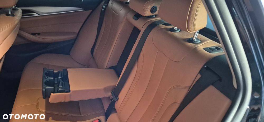 BMW Seria 5 520d Efficient Dynamics Luxury Line sport - 16