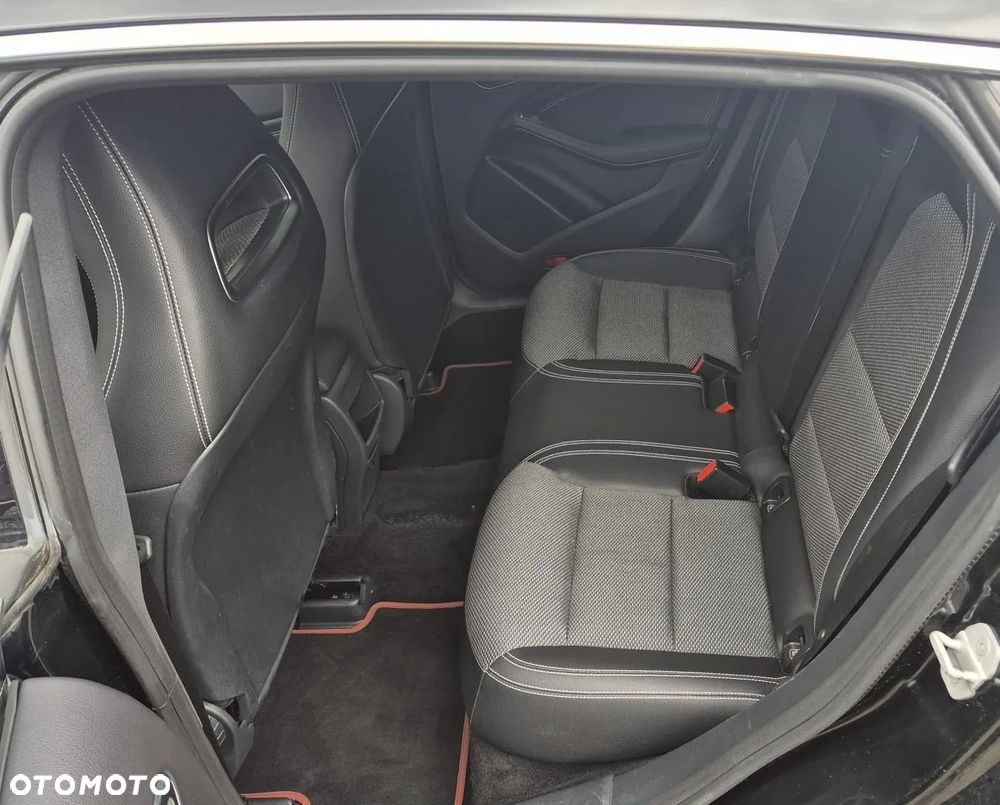 Mercedes-Benz CLA 180 d 7G-DCT - 23