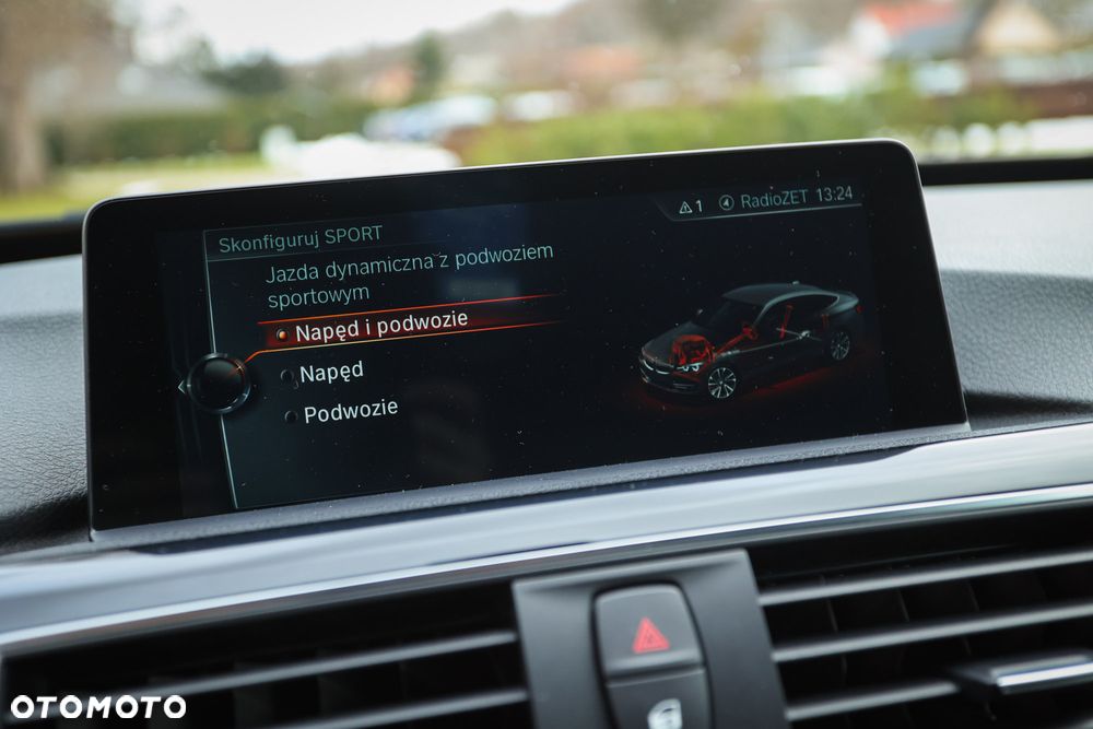 BMW Seria 3 330i Sport Line Sport - 36