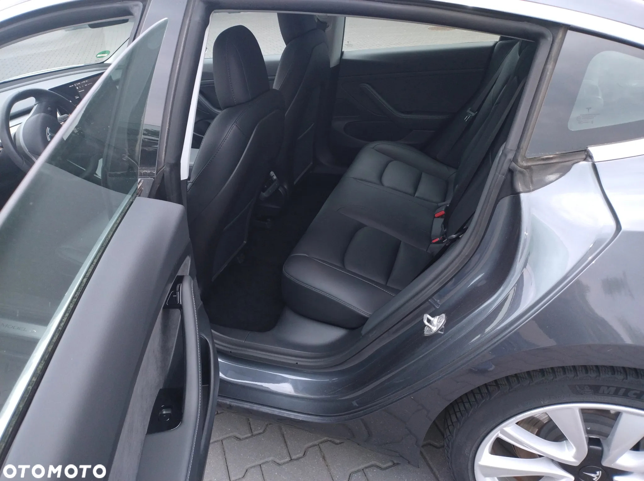 Tesla Model 3 Standard Reichweite Plus Hinterradantrieb - 10