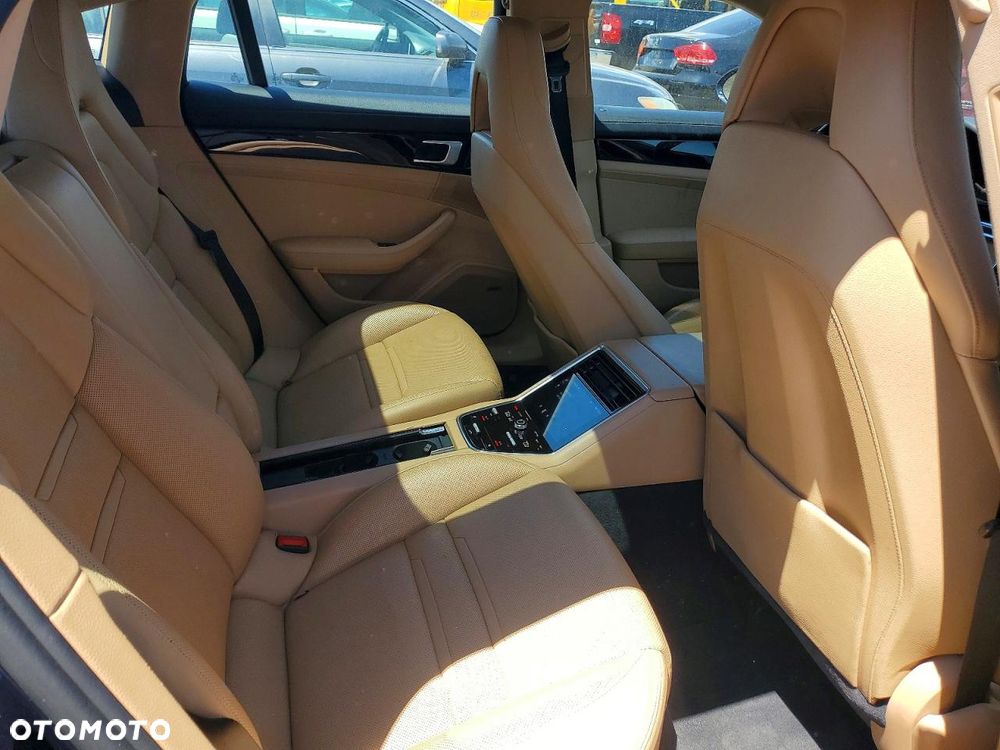 Porsche Panamera - 10