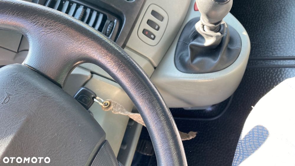 Renault Trafic - 18