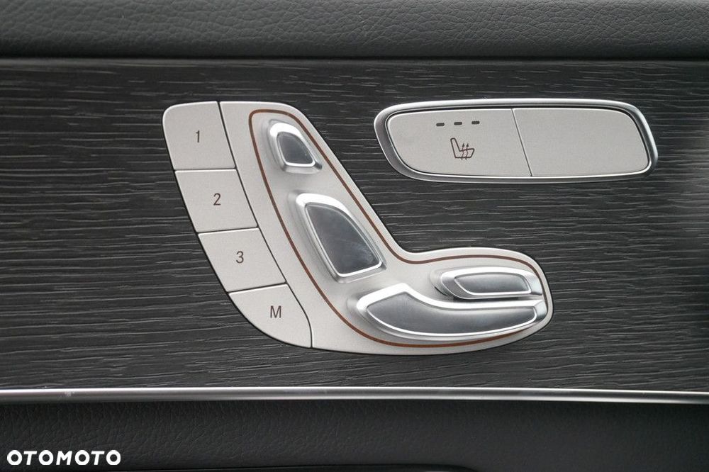 Mercedes-Benz GLC - 34