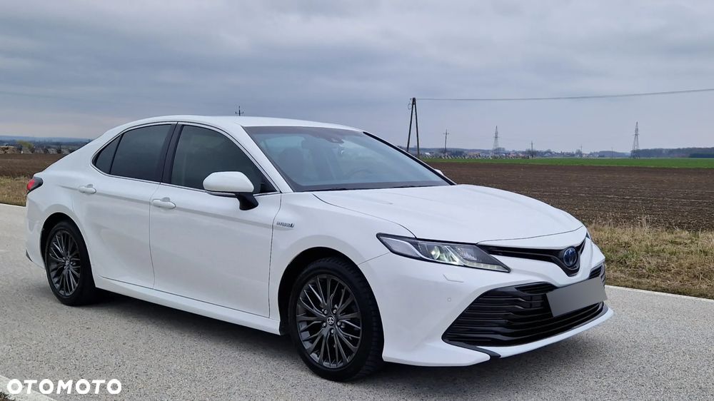 Toyota Camry 2.5 Hybrid Comfort CVT - 2