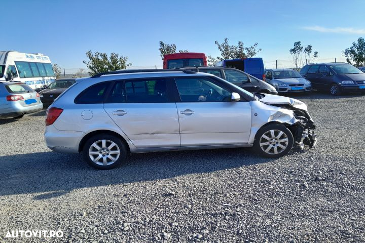 Trager / Calandru 5J0010454H 1.2 BENZINA Skoda Fabia 5J [facelift] [2 - 6