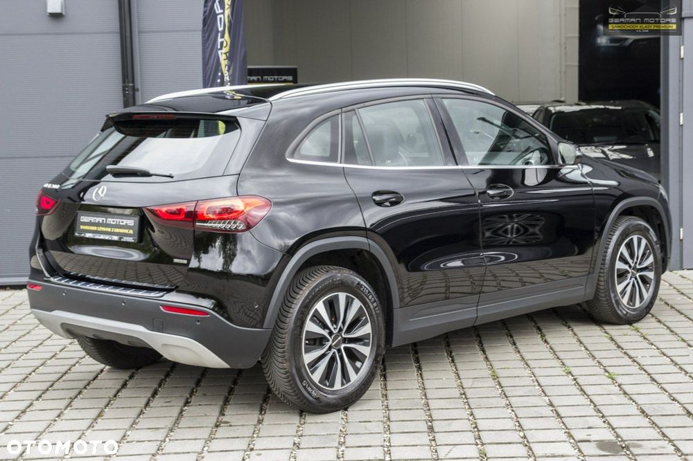 Mercedes-Benz GLA - 15