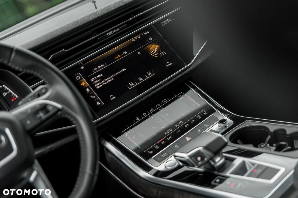 Audi Q8 55 TFSI quattro tiptronic - 16