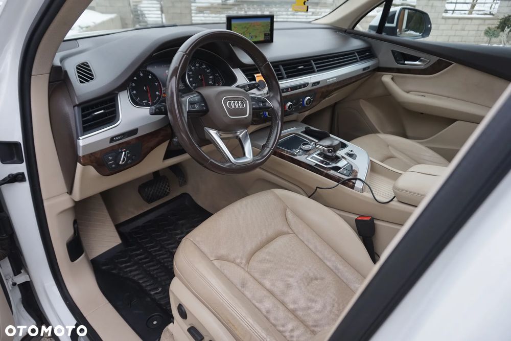 Audi Q7 - 25