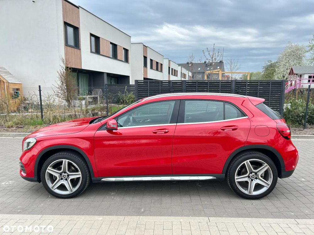 Mercedes-Benz GLA 220 4-Matic - 10