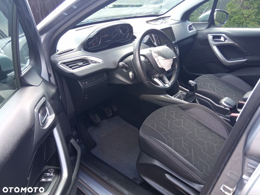 Peugeot 2008 1.2 Pure Tech GPF Active - 11