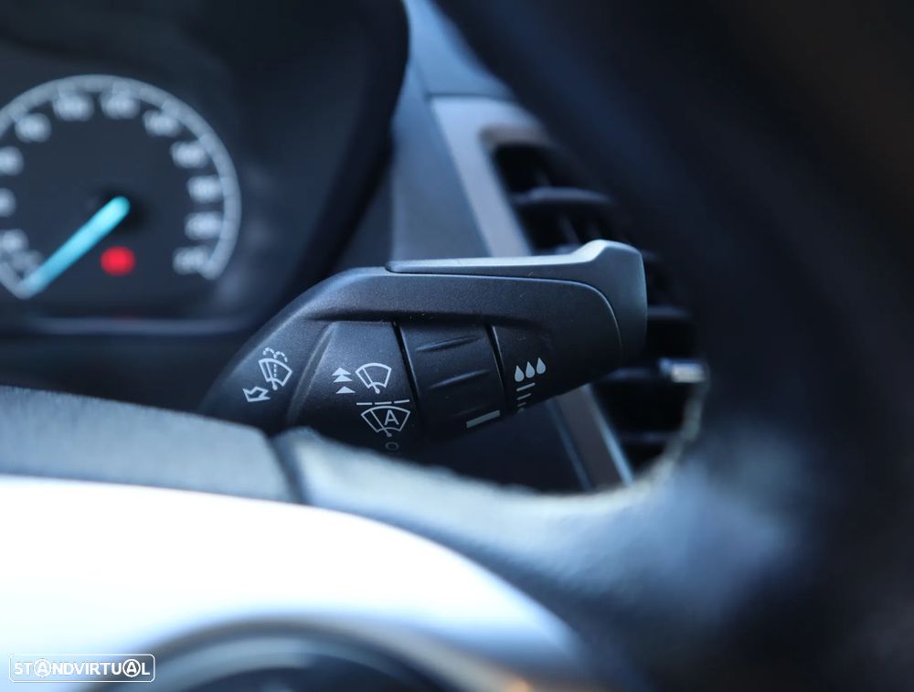 Ford Transit Connect Van 3 lugares Longa - 33