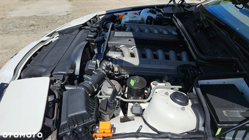 BMW Seria 8 - 35