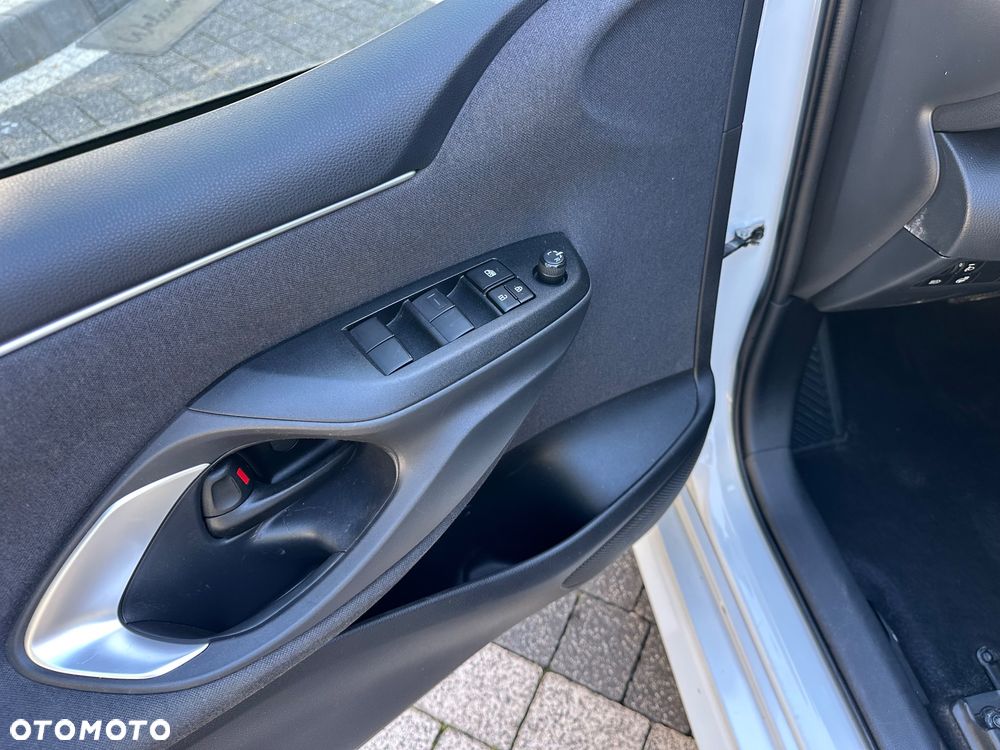 Mazda 2 Hybrid - 10