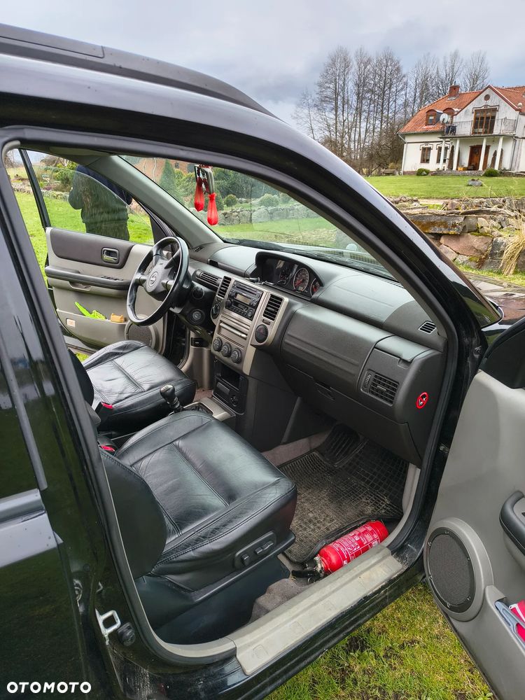 Nissan X-Trail 2.2 dCi Comfort + - 11