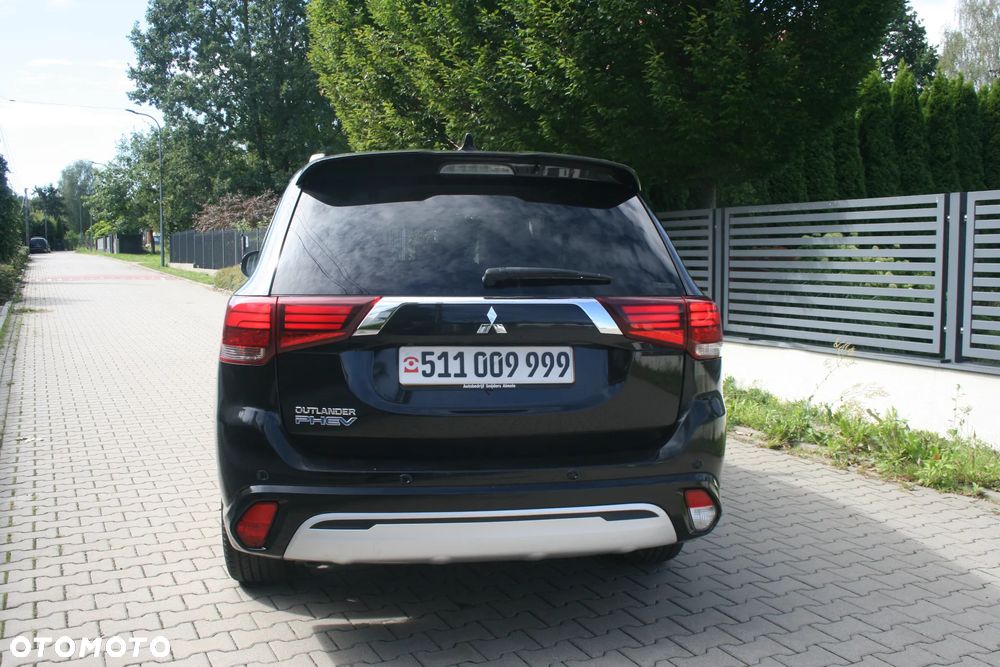 Mitsubishi Outlander Intense + - 23