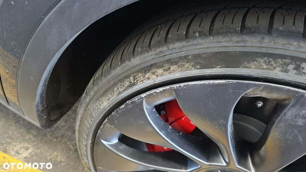 Tesla Model Y Long Range Dual Motor AWD - 16