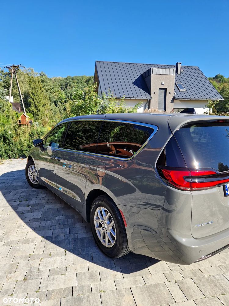 Chrysler Pacifica - 14