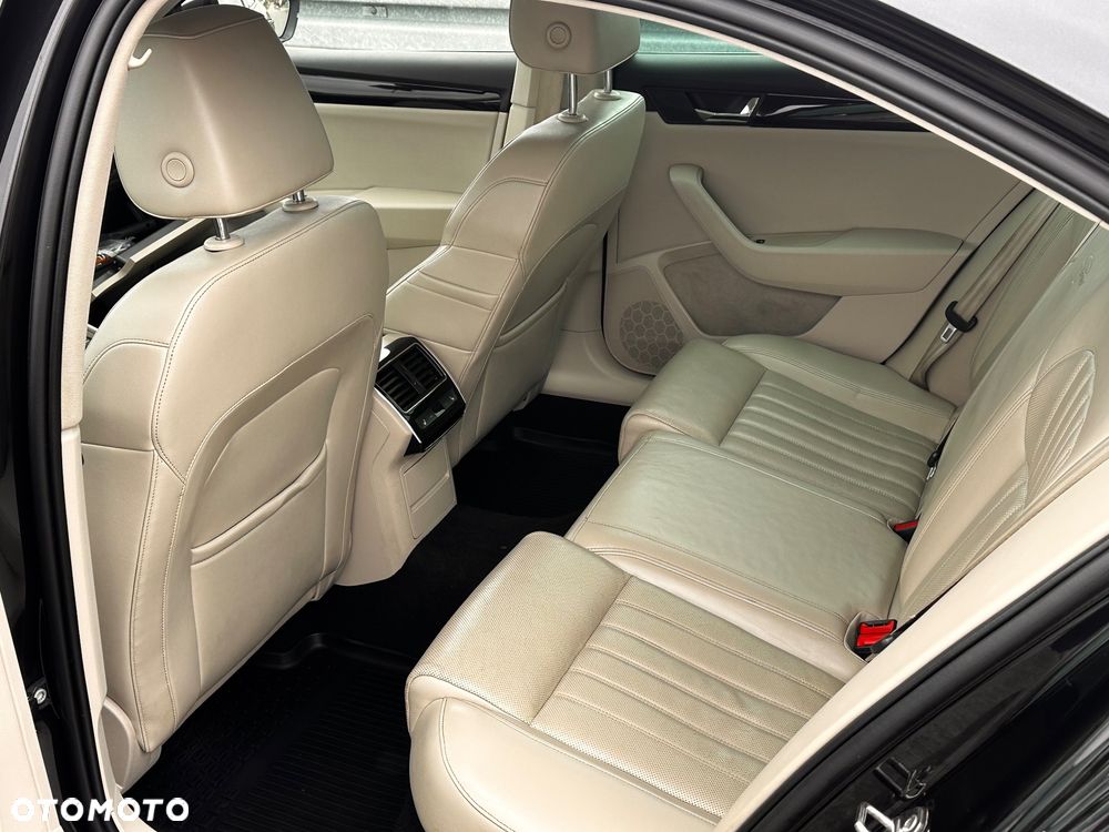 Skoda Superb 2.0 TDI L&K DSG - 11