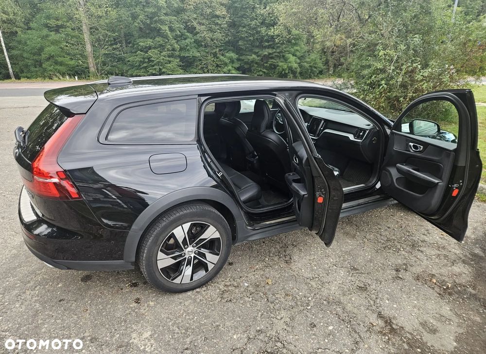 Volvo V60 Cross Country Pro B5 B AWD - 4