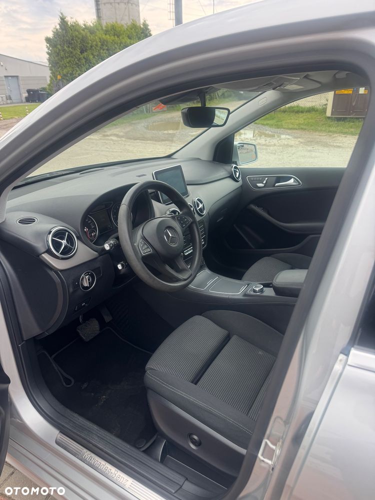 Mercedes-Benz Klasa B 220 4Matic 7G-DCT Edition - 5