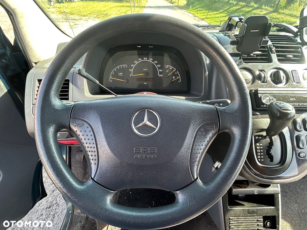 Mercedes-Benz Klasa V - 24
