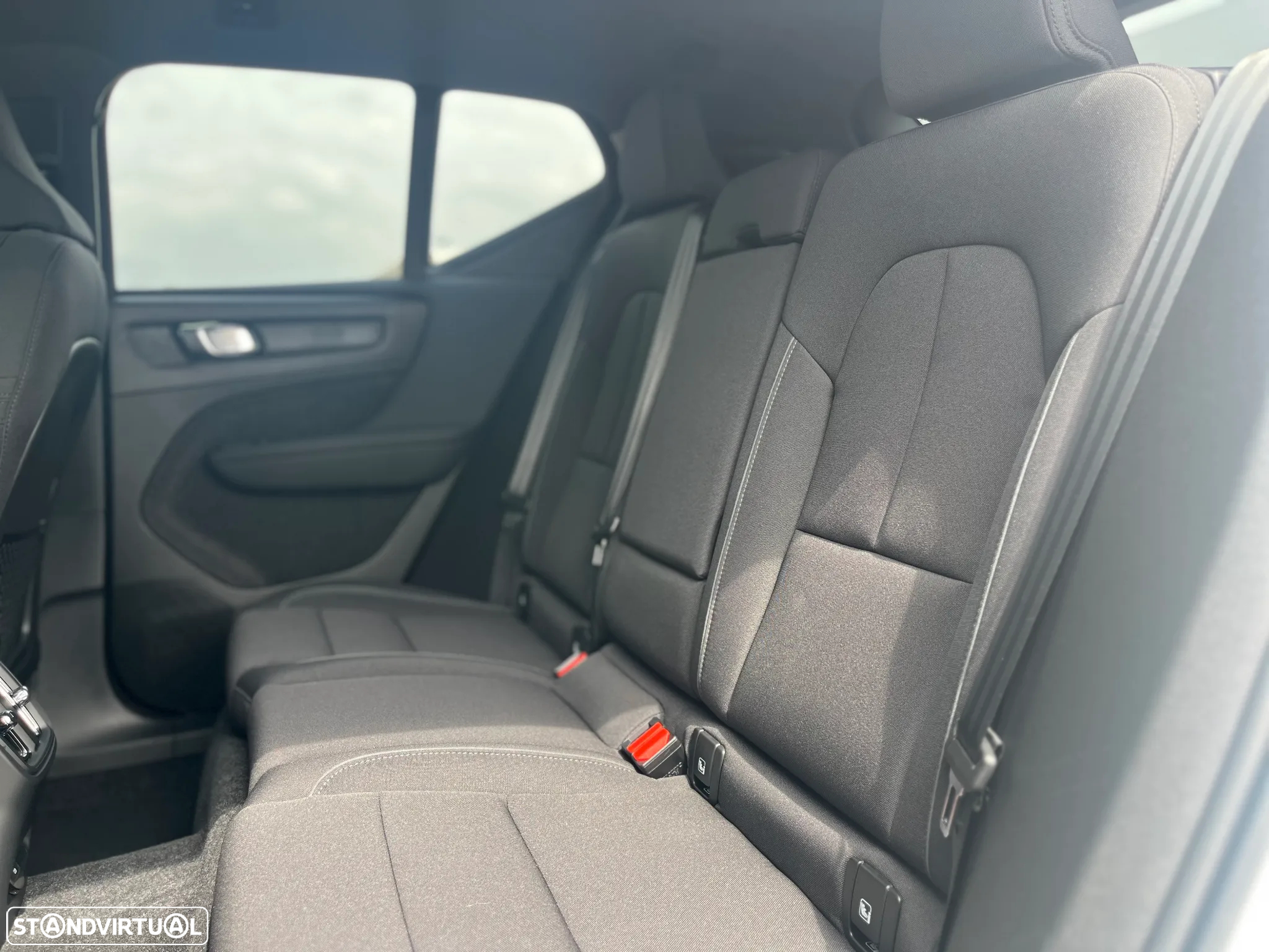 Volvo EX40 82 kWh Twin Motor Plus - 18