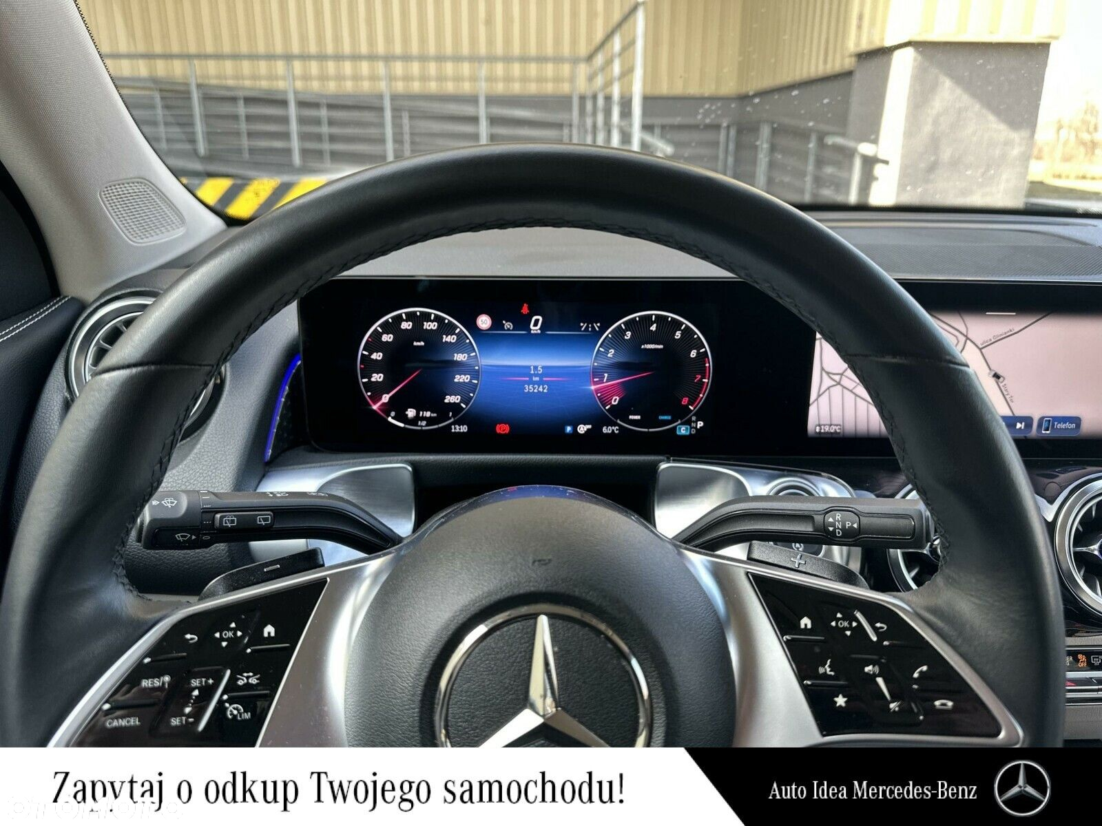 Mercedes-Benz GLB - 16