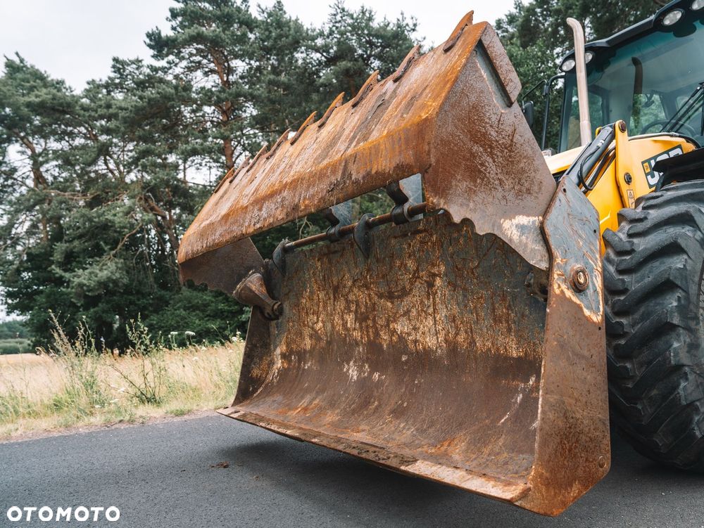 JCB 4CX - 23