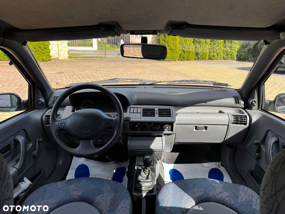 Renault Clio 1.2 - 10