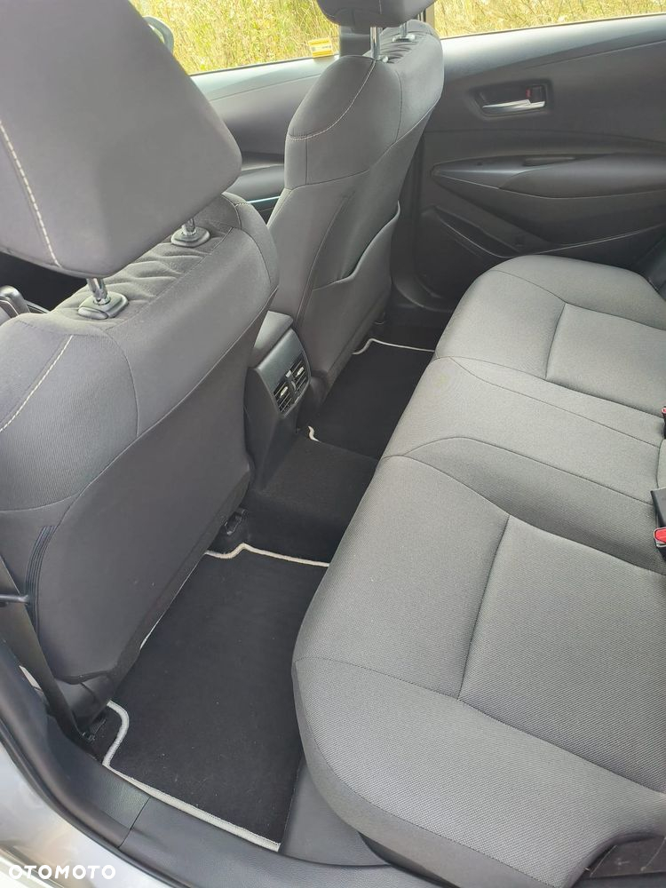 Toyota Corolla - 13