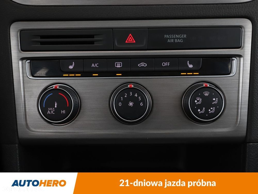 Volkswagen Golf Sportsvan - 25