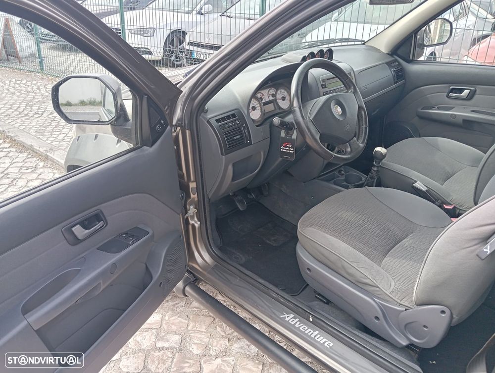 Fiat Strada Adventure - 6