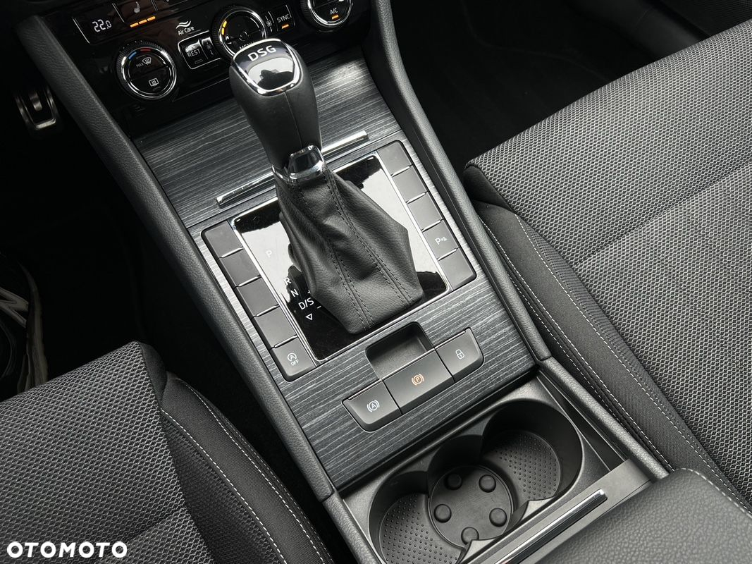Skoda Superb 2.0 TDI DSG Active - 17