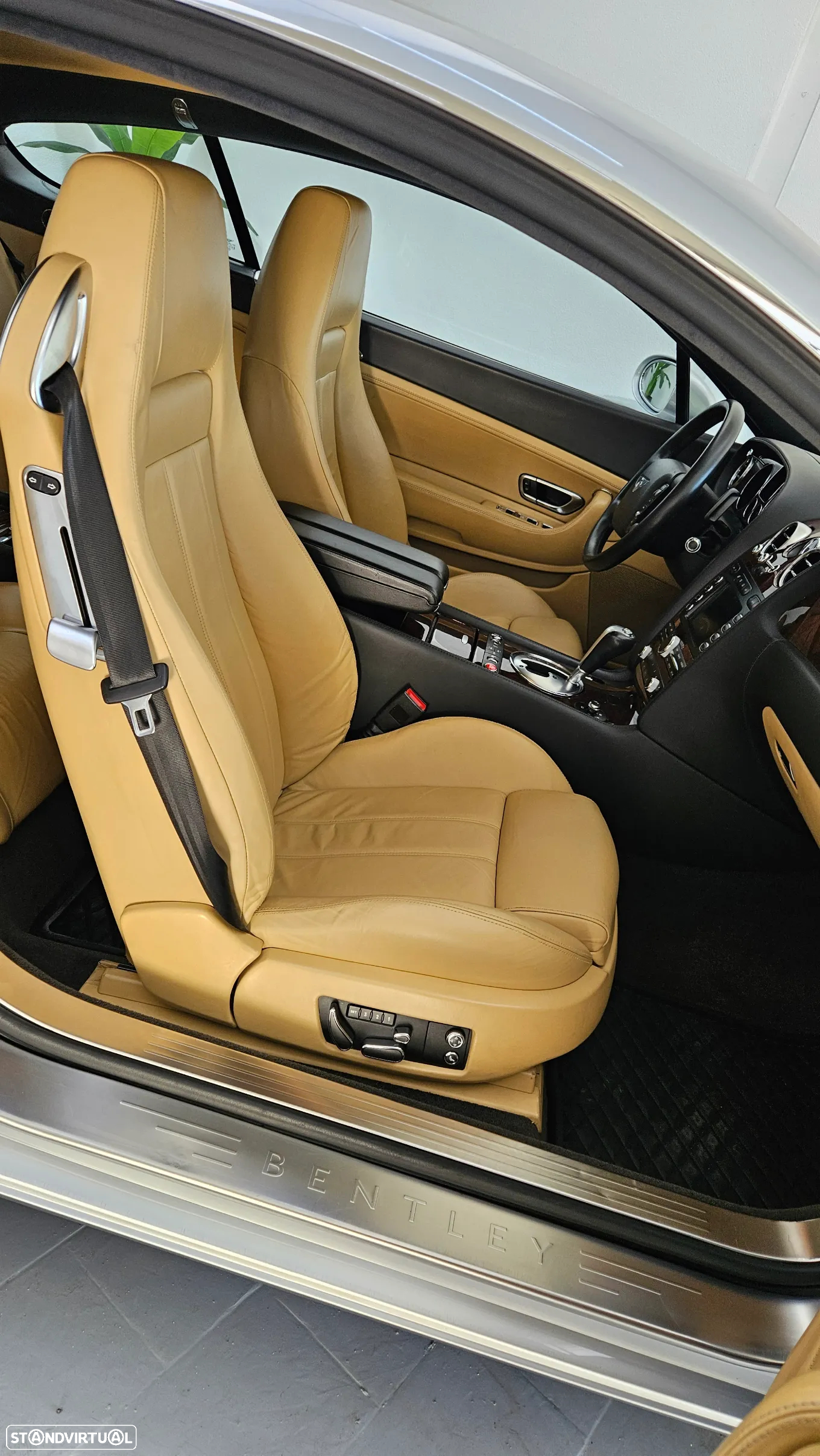 Bentley Continental GT - 26