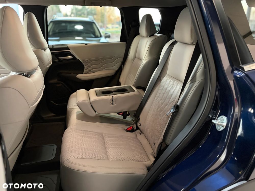 Mitsubishi Outlander Instyle - 28