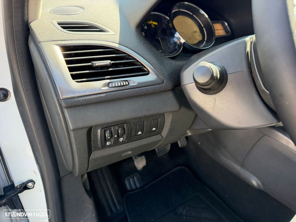 Renault Mégane Coupe 1.5 dCi Dynamique CO2 Champion - 16