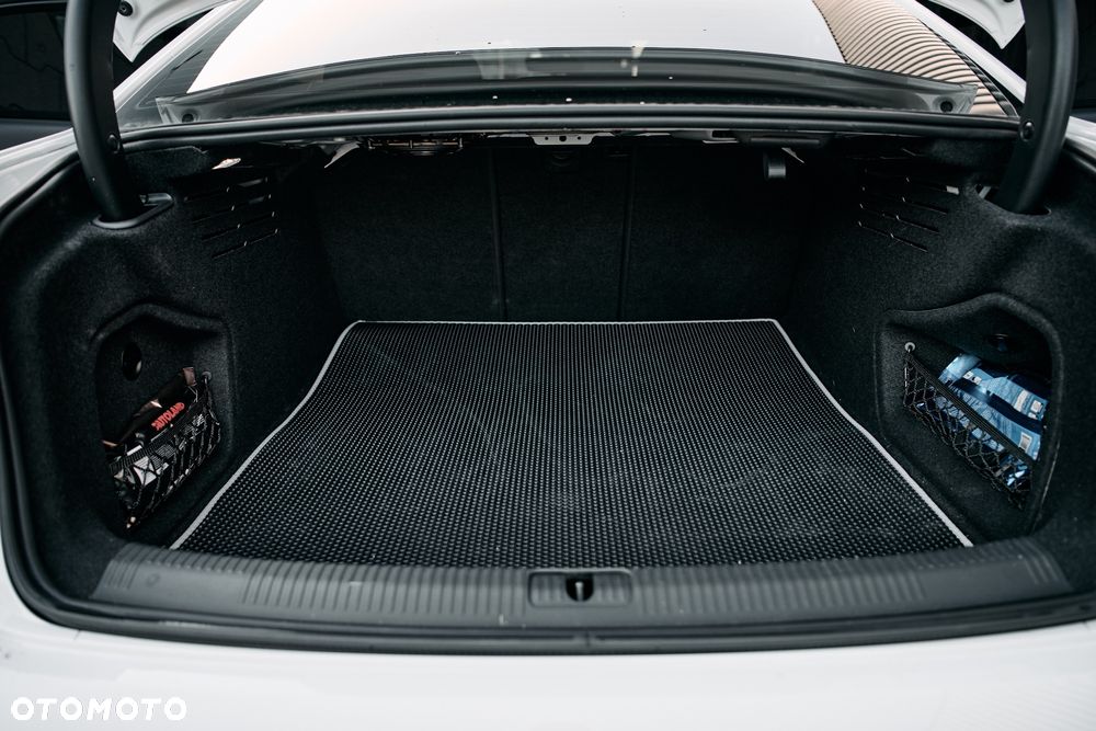 Audi A4 Limousine - 15