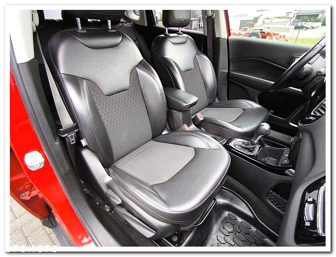 Jeep Compass - 24