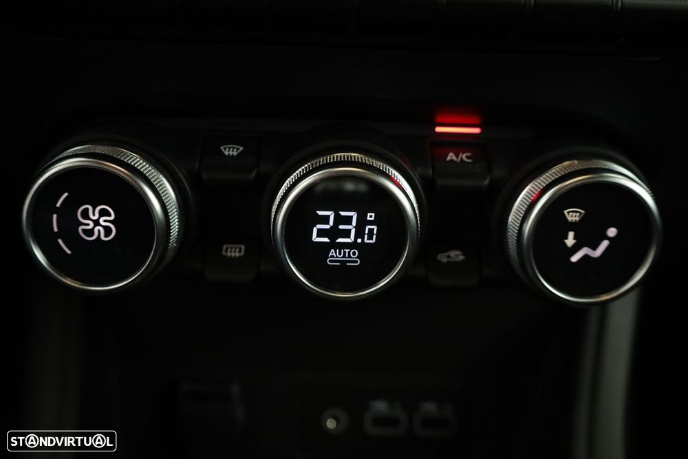 Renault Captur 1.0 TCe Techno Bi-Fuel - 12