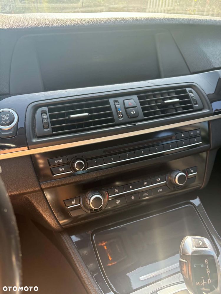 BMW Seria 5 525d - 17