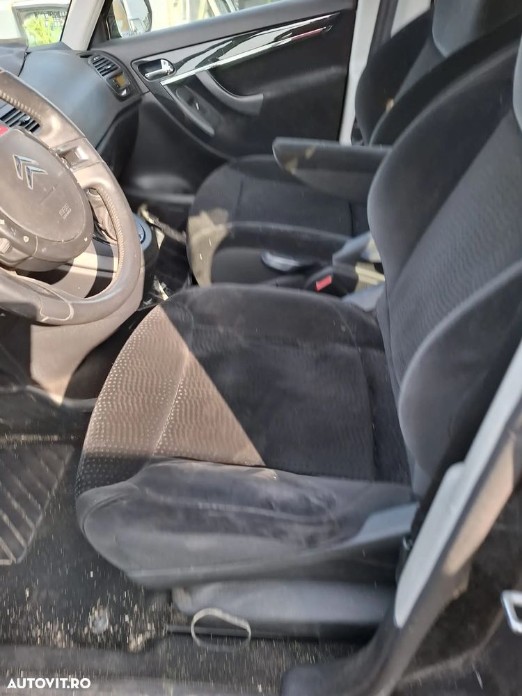 Dezmembrez Citroen C4 Grand Picasso 1.6 HDI - 10