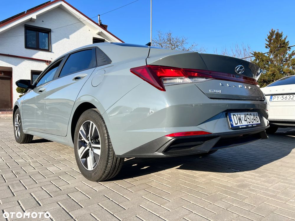 Hyundai Elantra - 34