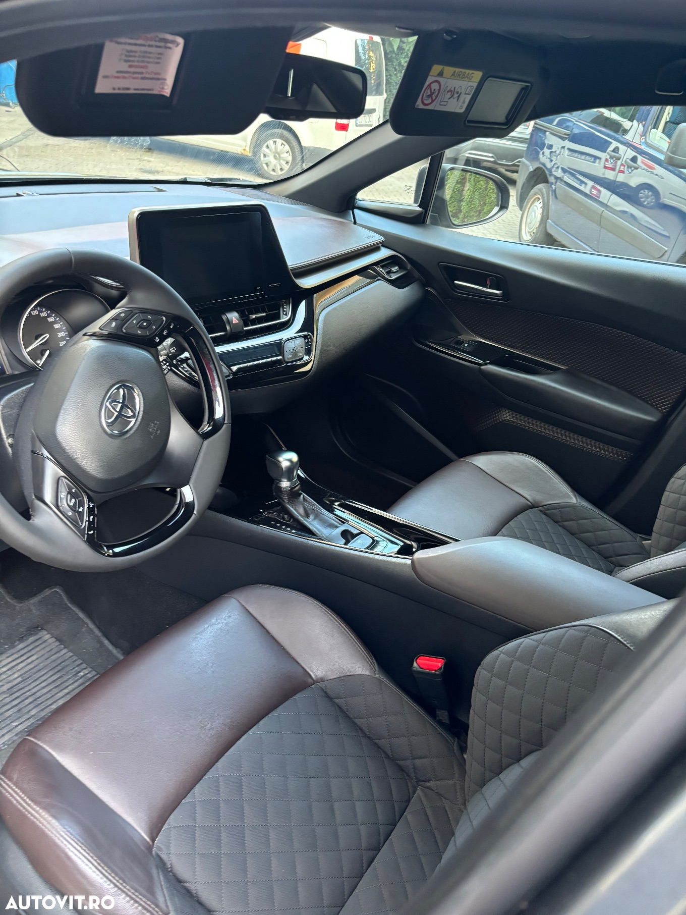 Toyota C-HR 1.8 HSD 4x2 CVT C-lassy LED - 7