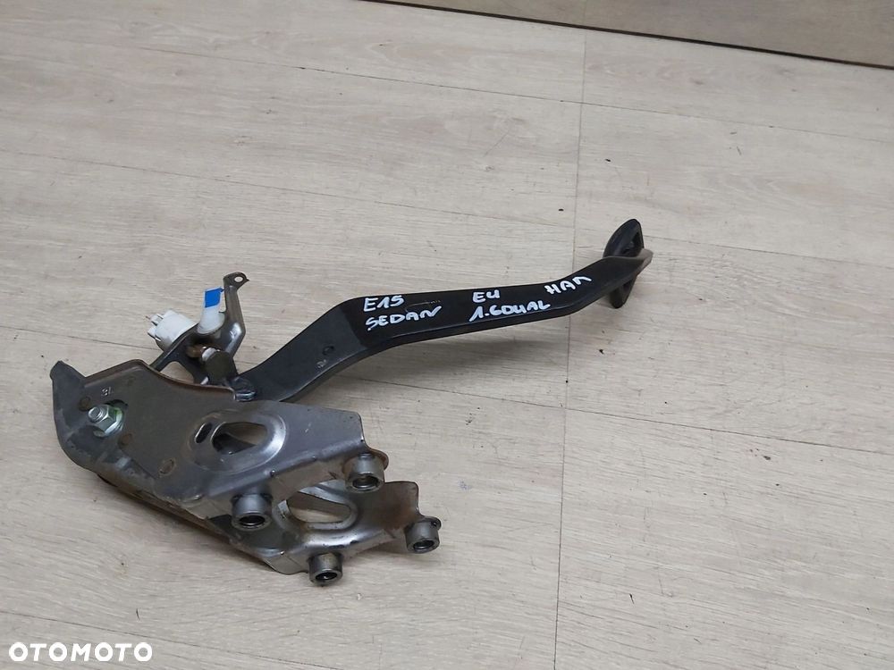 Toyota Corolla E15 pedał hamulca czujnik stop - 1